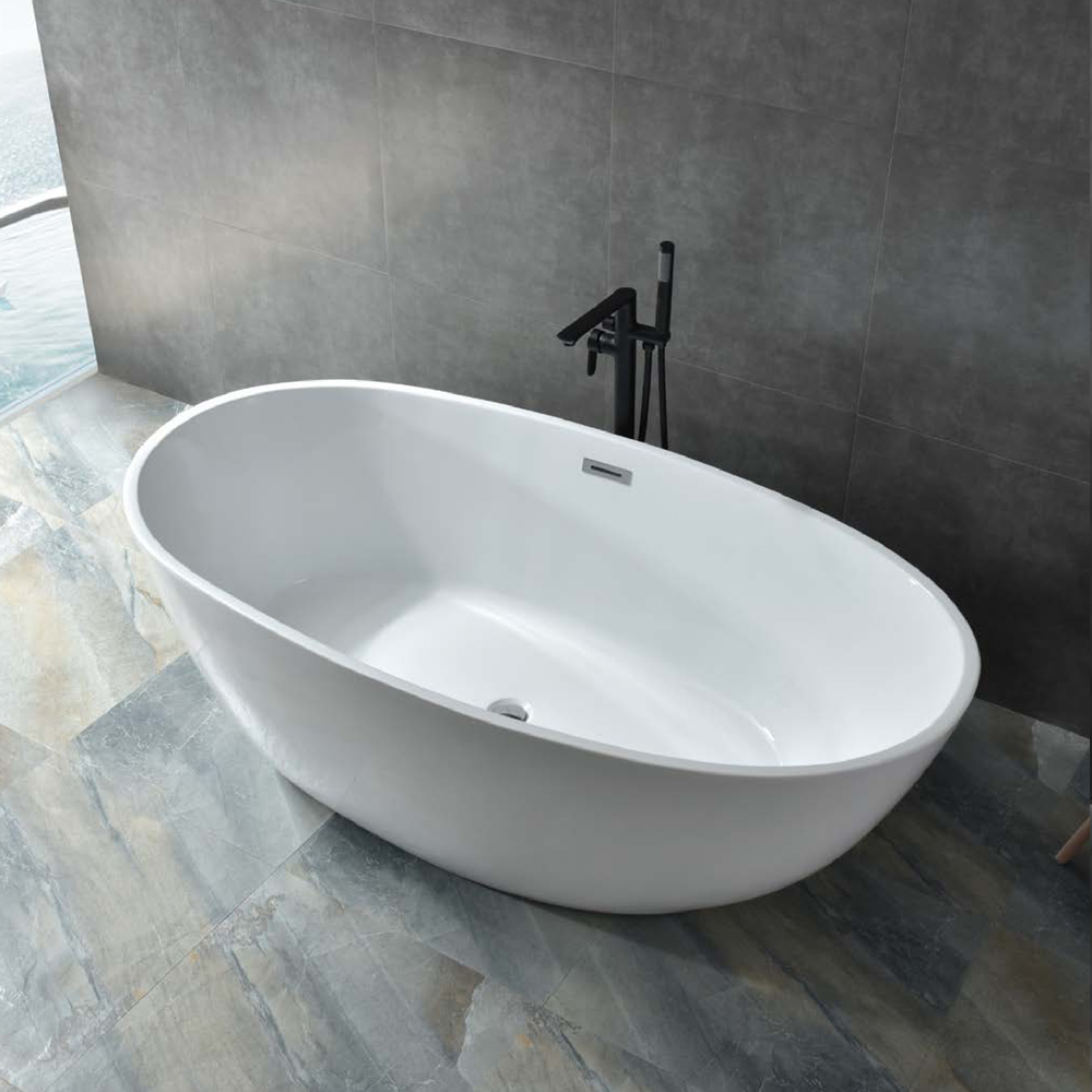 Free standing bathtub 821