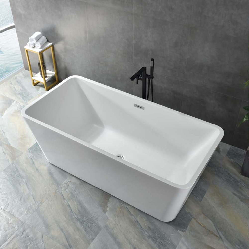 Free standing bathtub 824