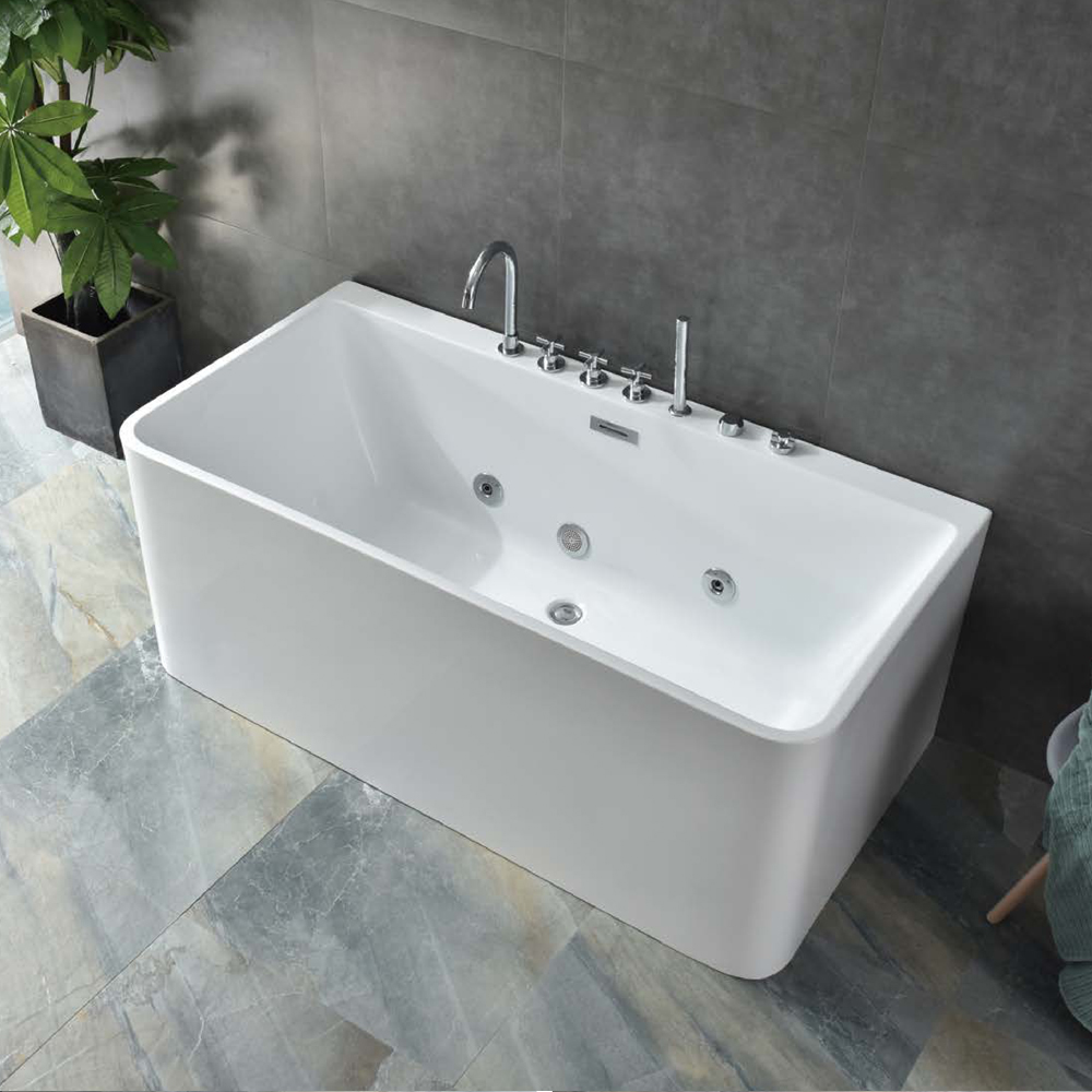 Free standing bathtub 834