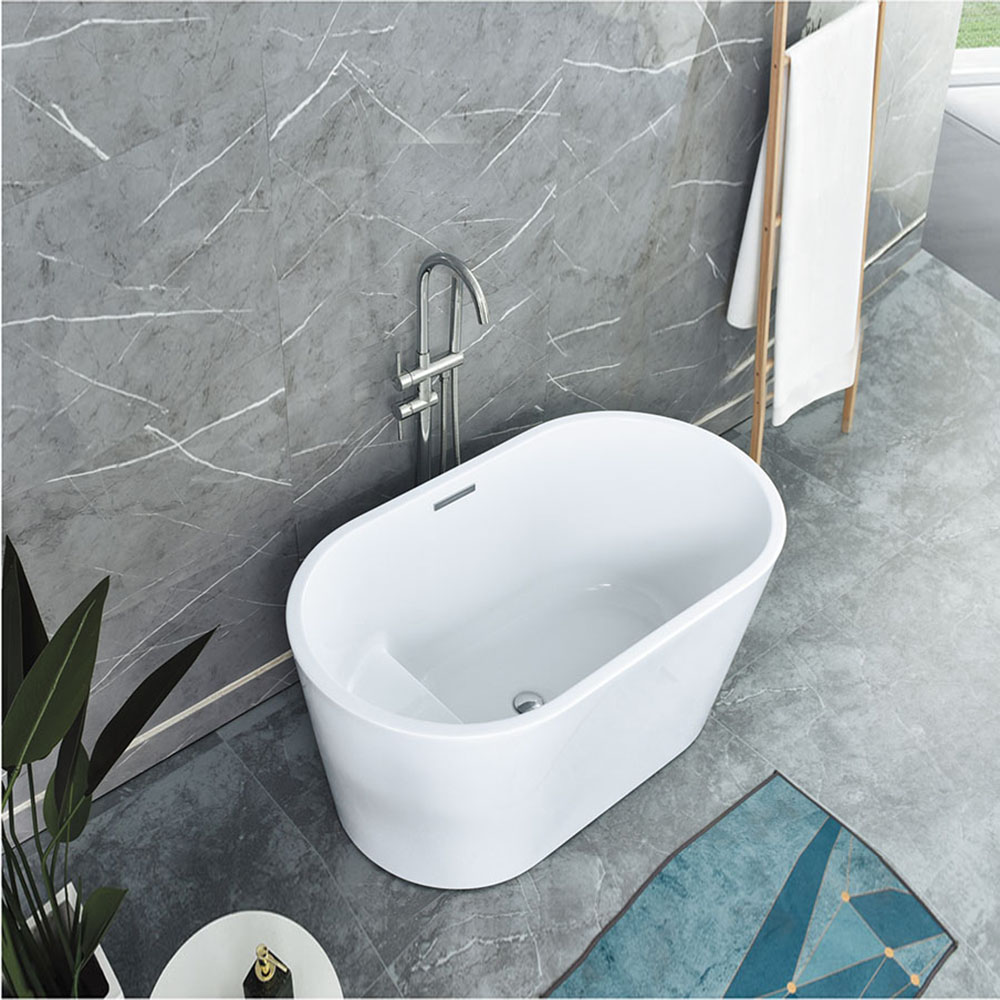 Free standing bathtub 9067