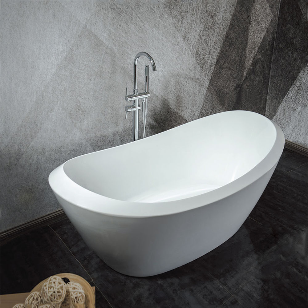 Free standing bathtub 9017