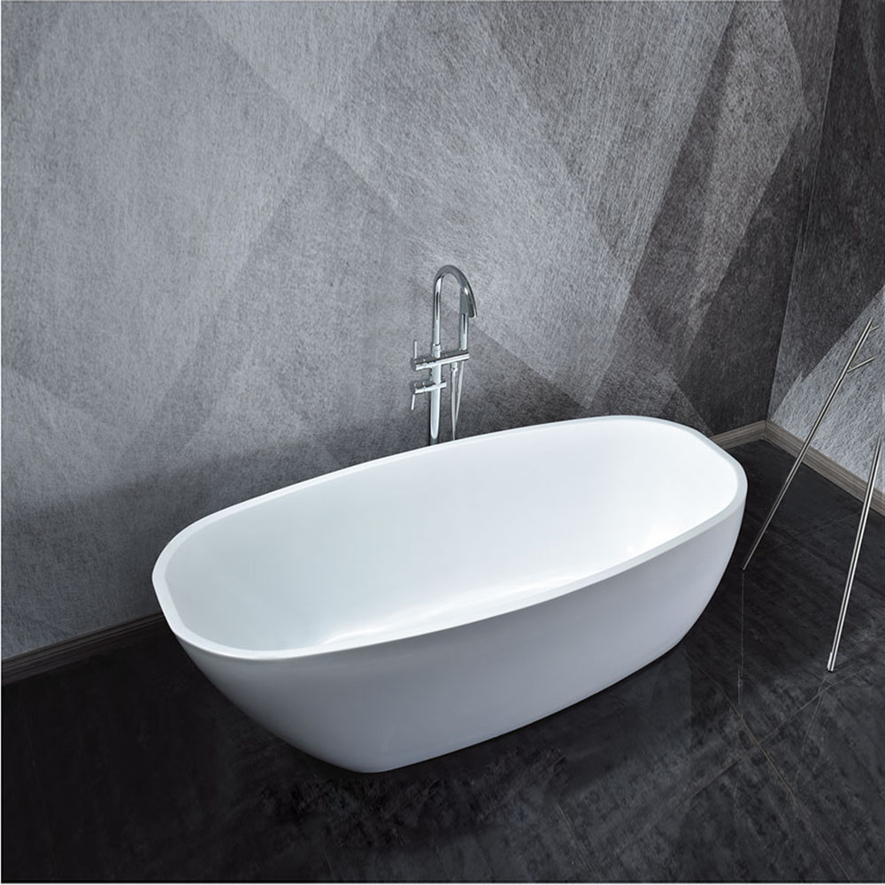 Free standing bathtub 9018