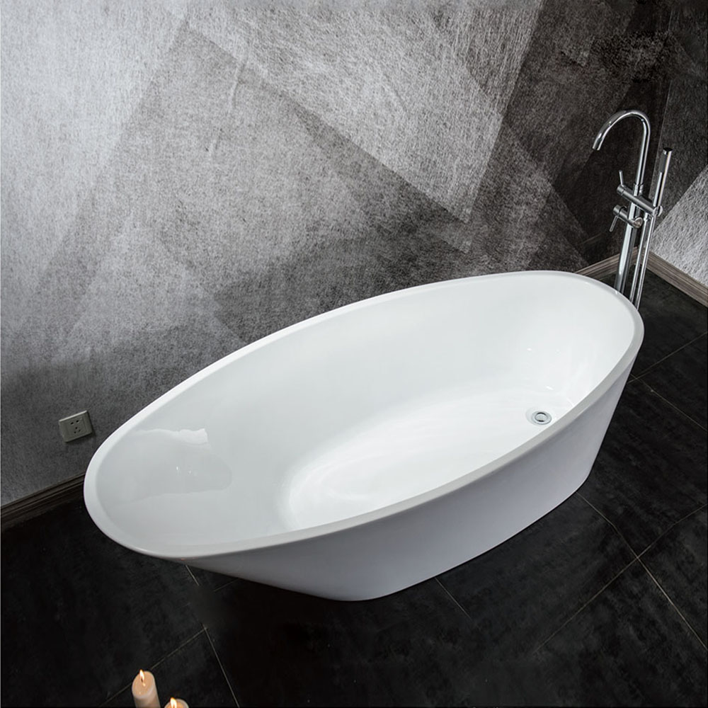 Free standing bathtub 9028