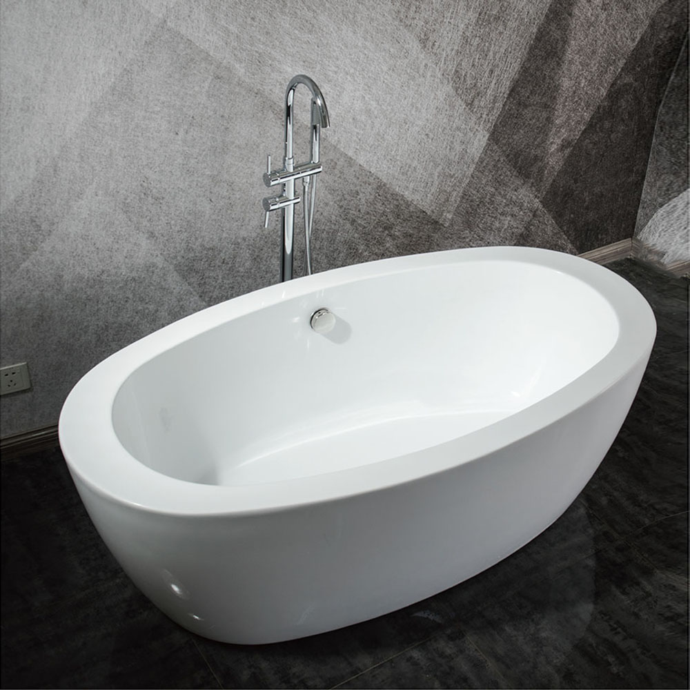 Free standing bathtub 9026