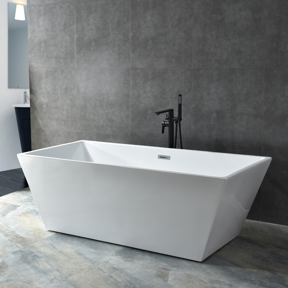 Free standing bathtub 9006